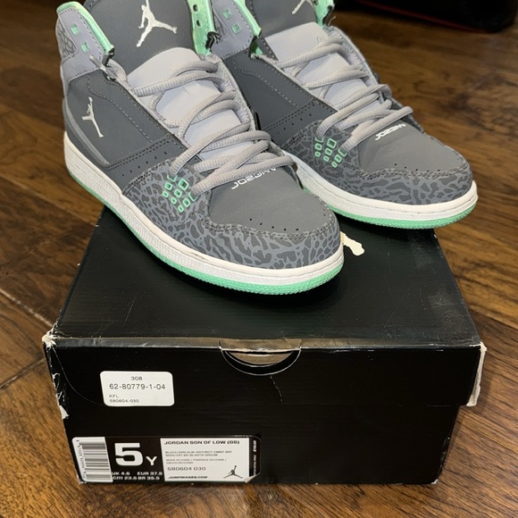 Jordan sneakers - Picture 7 of 7